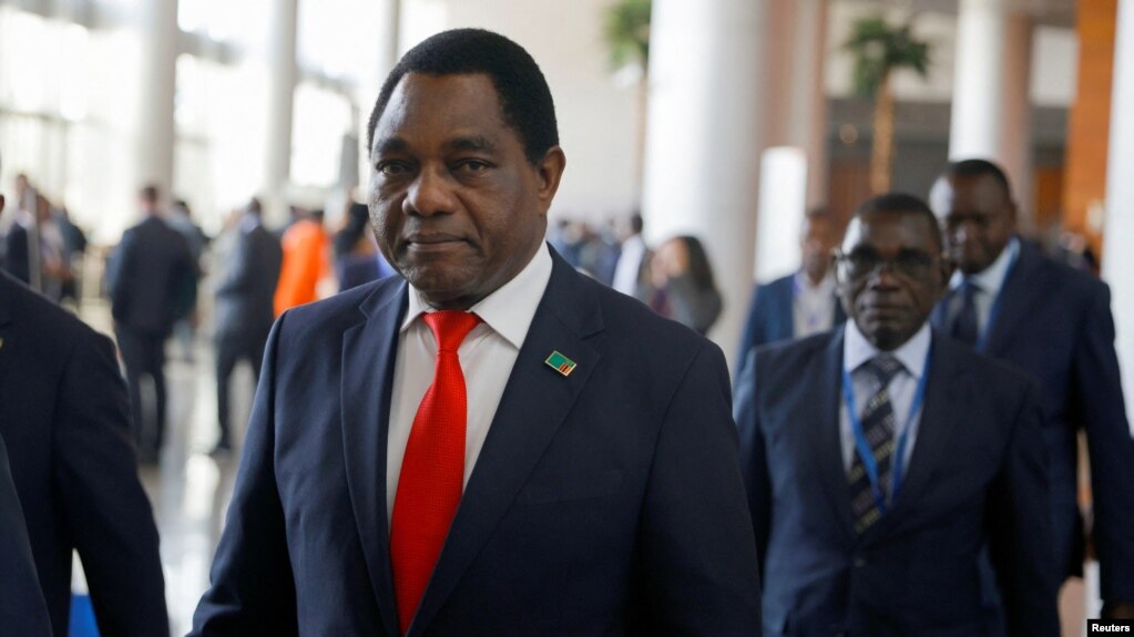 Rais wa Zambia Hakainde Hichilema alipowasili kuhudhuria Kikao cha 36 cha Bunge la Umoja wa Afrika mjini Addis Ababa Februari 19, 2023. REUTERS