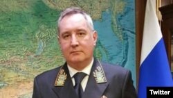 Dmitri Roqozin (Foto Dmitri Roqozinin Twitter mikrobloqundan götürülüb)