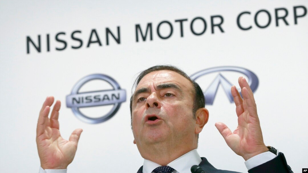 CEO Nissan Motor Co., Carlos Ghosn dalam konferensi pers di Tokyo, 20 Oktober 2016. (Foto: dok). 