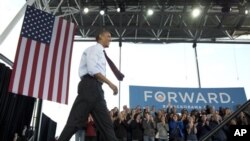 Presiden Barack Obama tiba di Henry Maier Festival Park, Milwaukee, untuk berkampanye pada akhir pekan ini (foto: 22/9/2012).