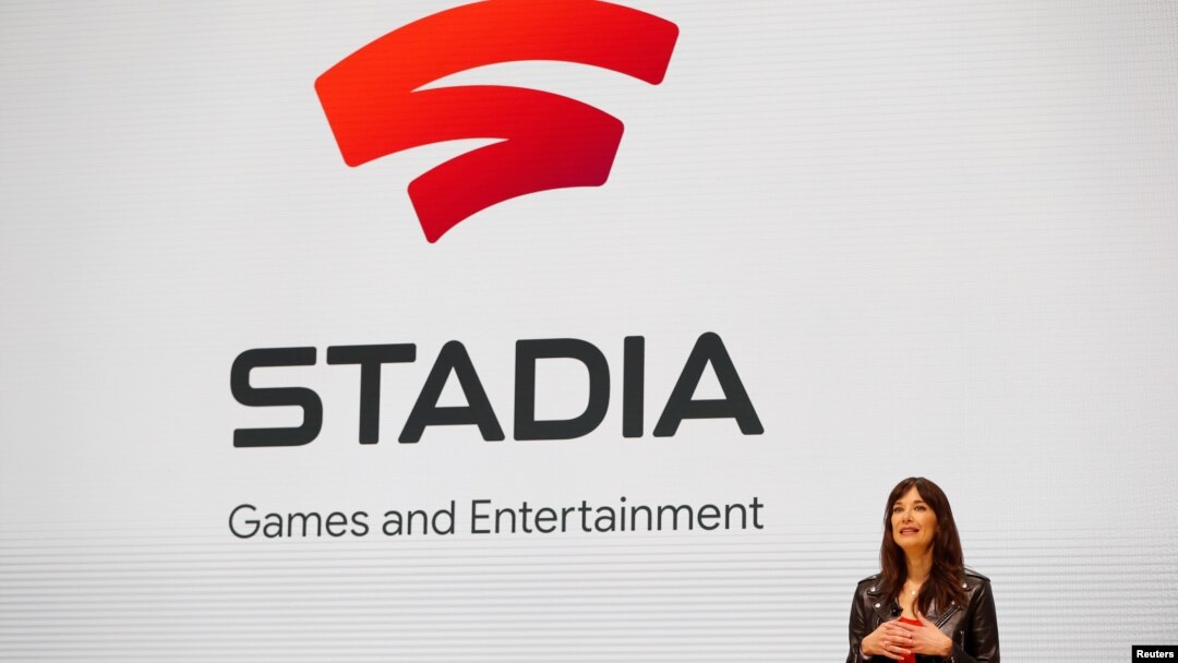 Jade Raymond, kepala Stadia Games and Entertainment milik Google, berbicara di panggung dalam sebuah presentasi pada Game Developers Conference di San Fransisco, California, AS, 19 Maret 2019 (foto: Reuters/Stephen Lam)