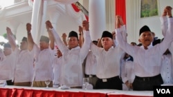 Prabowo Subianto dan Hatta Rajasa hari Senin (19/5) resmi dideklarasikan oleh enam partai politik sebagai calon presiden dan wakil presiden dalam pemilihan Presiden mendatang (foto: VOA/Fathiyah).