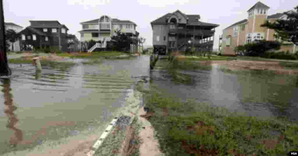 Lluvias de Florence provocan inundaciones en Avon, Carolina del Norte.