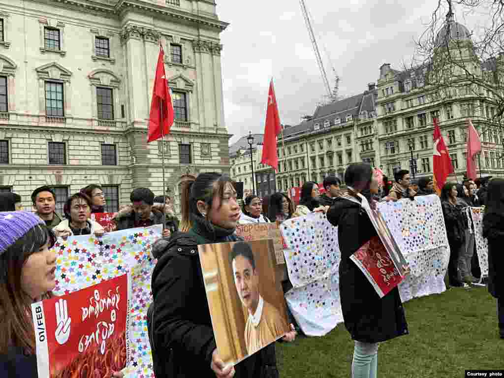 ယူကေနိုင်ငံ လန်ဒန်မြို့တော်မှာ ဒီနေ့ကျင်းပတဲ့ စစ်တပ်အာဏာသိမ်း ၄ နှစ်ပြည့် ဆန့်ကျင်ဆန္ဒပြပွဲ မြင်ကွင်း။ ဖေဖေါ်ဝါရီ ၁၊ ၂၀၂၅ (Photo Credit: NUG office, UK)