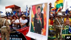 Seguidores del expresidente Evo Morales celebran su regreso al país en la región cocalera de Cochabamba, el pasado 11 de noviembre.