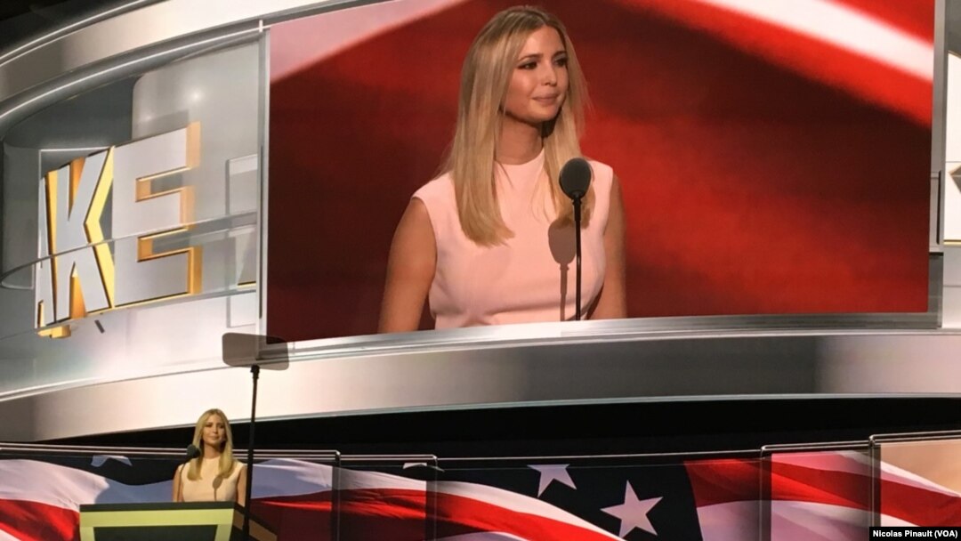 Ivanka Trump memperkenalkan ayahnya, Donald Trump, sebagai kandidat presiden AS dari Partai Republik di Cleveland (21/7). 