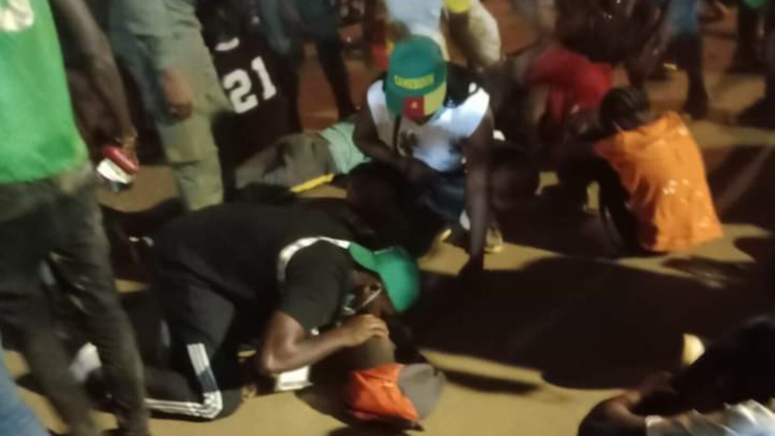 Mutune da Yawa Sun Rasa Rayukansu Bayan an Kammala Wasa Tsakanin Kamaru da Comoros.
