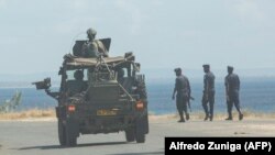 Uma caravana militar das Forças de Defesa da África do Sul patrulha Pemba. 5 de Agosto 2021