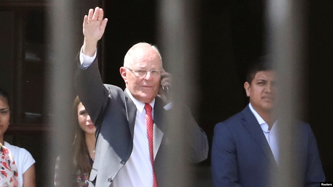Peru's President Pedro Pablo Kuczynski leaves Government Palace after presenting his resignation to Congress in Lima, Peru, March 21, 2018. 