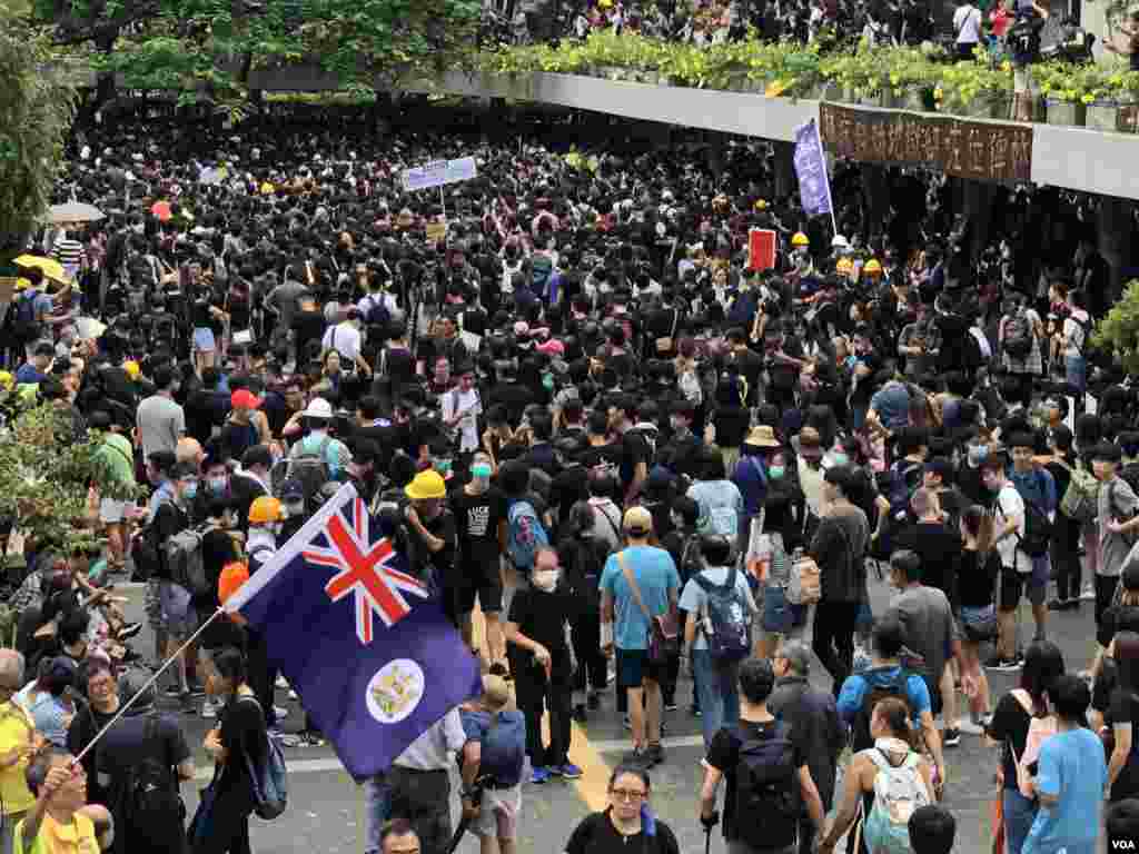 7-28遮打花園反送中集會估計有上萬人參與。(美國之音 湯惠芸拍攝)