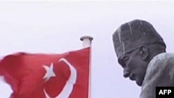 Türkiyədə zabitlərin həbsinə etiraz nümayişi keçirilib