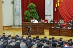 김정은 북한 국무위원장이 지난해 12월 30일 평양에서 열린 제7기 제5차 전원회의에서 '대미 장기전 체제'를 언급했다.