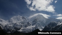 Gunung Manaslu, salah satu gunungdi deretan pegunungan bersalju Himalaya, Nepal (Foto: dok).