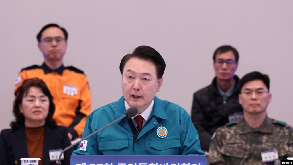 资料照：韩国总统尹锡悦于2024年1月31日在韩国首尔主持中央综合防御会议。（路透社）(photo:VOA)