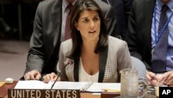 La ex embajadora de EE.UU. ante la ONU, Nikki Haley, en foto de archivo de AP del 26 de noviembre de 2018. Haley publicará un libro de memorias el miércoles 13 de noviembre de 2019.