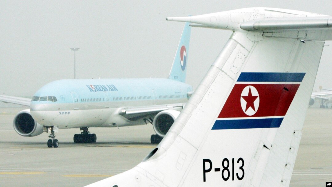 지난 2005년 6월 남북장관급 회담 북측 대표단이 고려항공 여객기 편으로 서해 직항로를 거쳐 한국 인천공항에 도착했다. 평양으로 돌아가기 위해 이륙 준비 중인 고려항공 여객기 뒤로 대한항공 여객기가 보인다.