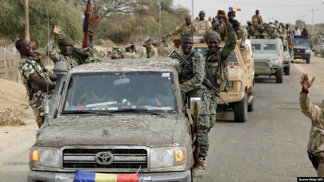 Pasukan Chad yang membantu militer Nigeria saat melakukan patroli di kota Damasak, Nigeria timur laut (foto: dok). Militan Boko Haram menculik ratusan orang dari kota Damasak. 