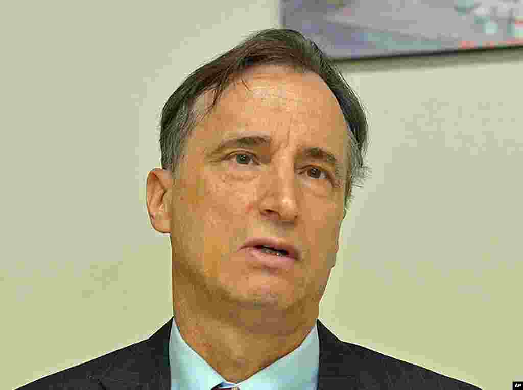 Stephen Linton, chairman of the Eugene Bell Foundation, speaking to VOA News, at his office in Seoul, November 11, 2011. (VOA - S. L. Herman)