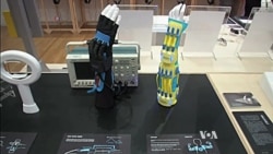 Device Helps Children with Muscle Diseases Move Their Hands