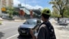 Niños en Caracas se ofrecen como limpiavidrios para ganar algo de dinero.[Foto: Archivo]