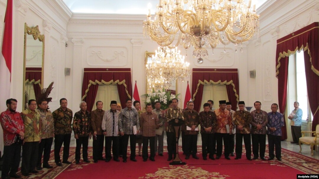 Presiden Joko Widodo melakukan pertemuan dengan seluruh pimpinan lembaga negara di Istana Merdeka, Jakarta, Selasa 14 Maret 2017. (Foto: VOA/Andylala)