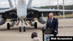 澳大利亚国防部长达顿2021年7月14日在美澳“护身军刀2021”联合军演开幕式上讲话。（照片来自澳大利亚国防部推特）