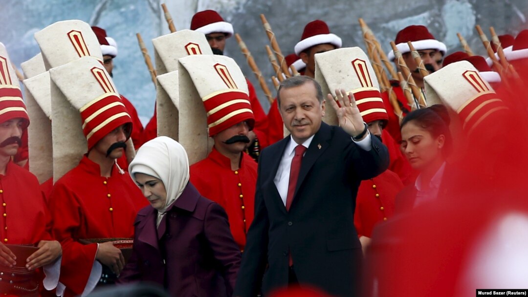 Cumhurbaşkanı Recep Tayyip Erdoğan’ın gündeme taşıdığı ‘kirli ittifak’, seçim sürecinde AKP cephesi açısından en önemli tartışma zemini yarattı. 