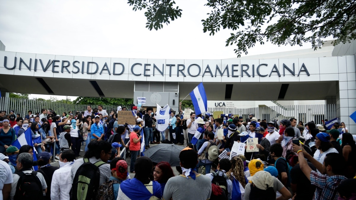 Impacto en Estudiantes y Actos de Resistencia