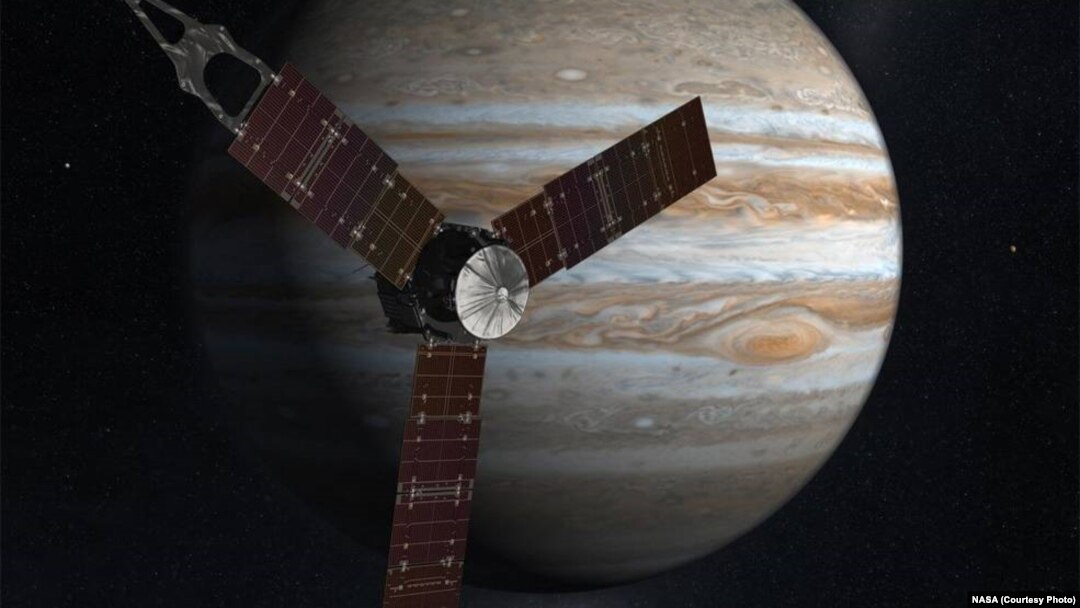 Bà Diane Brown thuộc NASA cho biết việc đưa Juno vào quỹ đạo 'hơi khó nhưng đã diễn ra hoàn hảo.' 