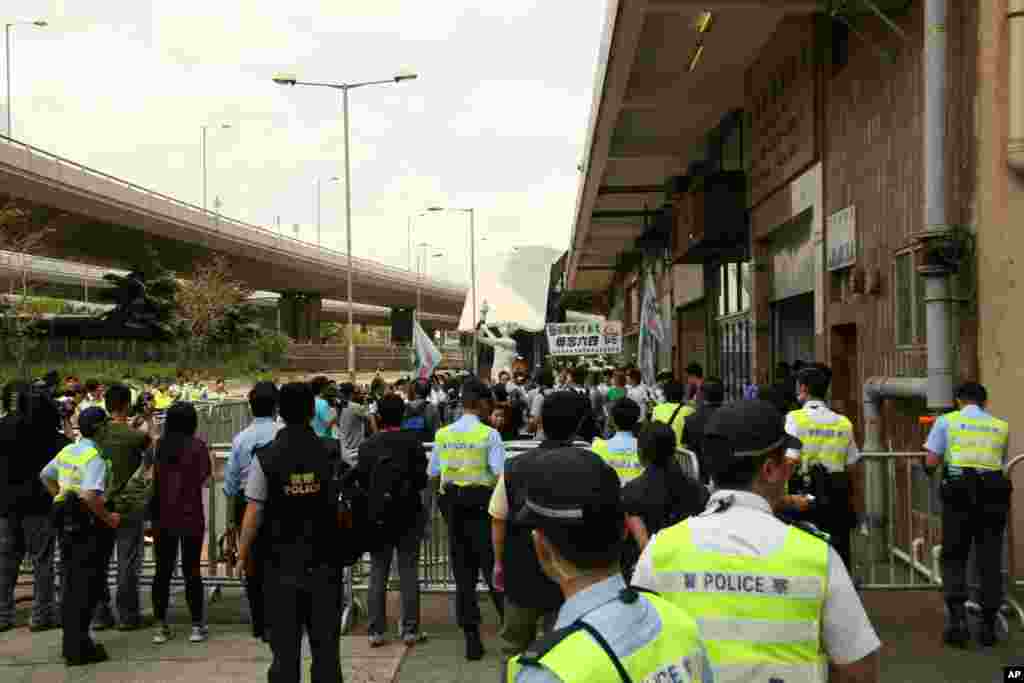 港人悼念胡耀邦与方励之 决心平反六四