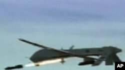 <span style="font-size: 19px; line-height: 24px;">تصویر محمد بدیع، از رهبران اخوان&zwnj;المسلمین که به تازگی بازداشت شده بر صفحه اول روزنامه مصری الاهرام</span>