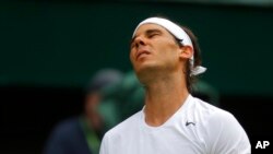"Es un momento duro para mí porque es un torneo que me encanta y en el que tengo muy buenos recuerdos", dijo Nadal.
