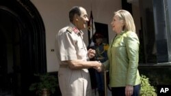 Američka državna sekretarka, Hilari Klinton i predsednik egipatskog Vrhovnog vojnog saveta, feldmaršal Muhamed Husein Tantavi