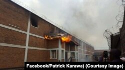 La prison centrale de Goma en feu, Nord-Kivu, RDC, 1er août 2017. (Facebook/Patrick Karawa)