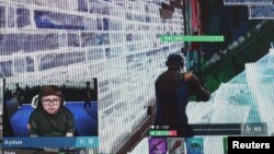 Seorang kontestan berkompetisi selama lomba Fortnite di New York, AS (foto: dok). 