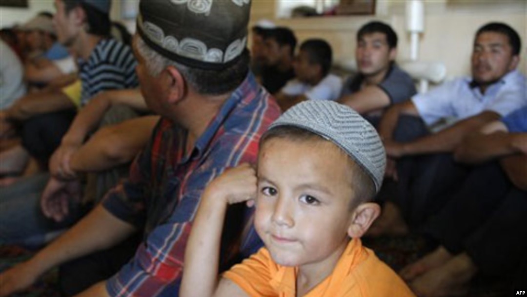 Qirg’izistonda islom ahlining boshqa din vakillari bilan munosabati qanday?