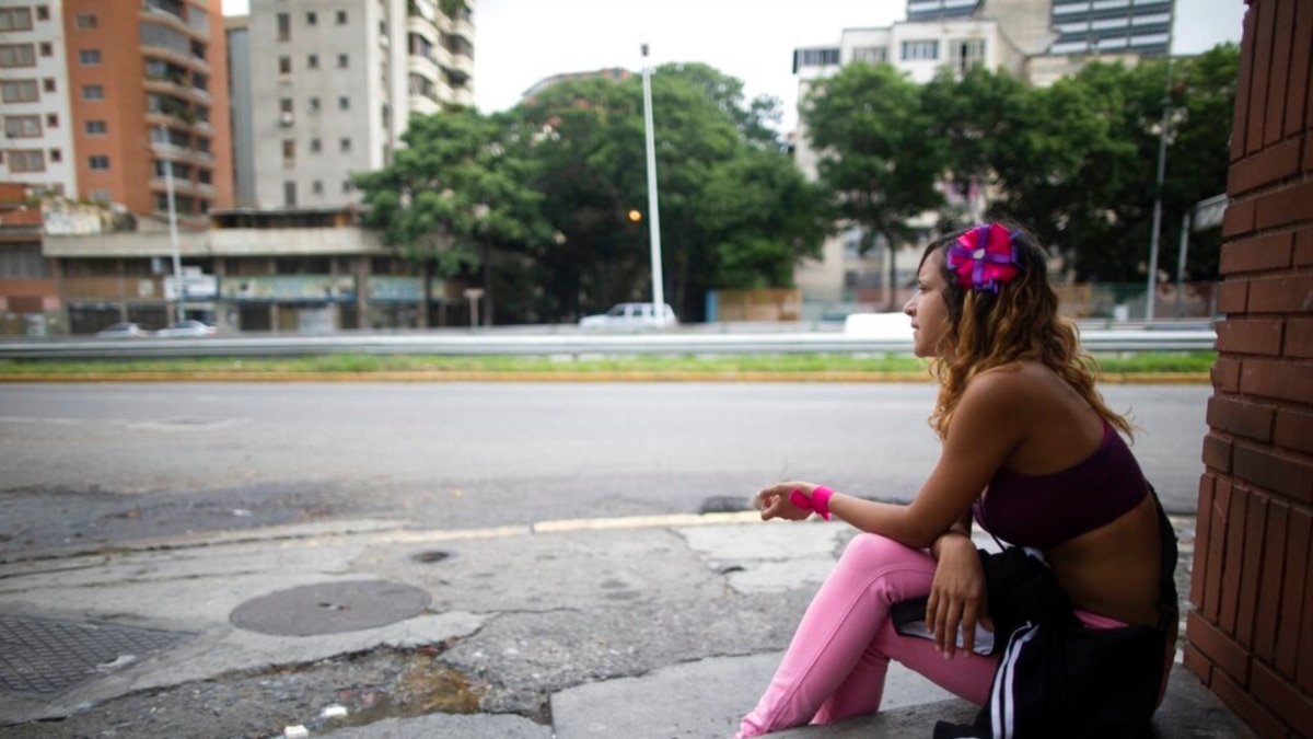 Crisis empuja a jóvenes a la prostitución en Venezuela