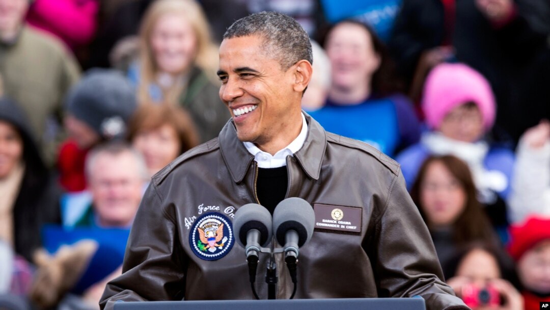 Presiden Obama melakukan kampanye singkat di Green Bay, Wisconsin sebelum bertolak ke Las Vegas, Nevada hari Kamis (1/11).
