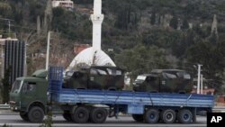 Türkiye ile Suriye arasında gerilen ipler ve savaş ihtimalinin siyasetçiler tarafından gündeme getirilmesi de Almanları yakından ilgilendiriyor. Bunun nedeni Kahramanmaraş'ta Gazi Kışlası'na konuşlandırılan Patriot Hava Savunma sistemlerinde görevli Alman askerleri.