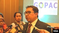 Fadli Zon, Wakil Ketua DPR RI terpilih menjadi ketua organisasi internasional parlemen melawan korupsi (GOPAC) melalui konferensi di Yogyakarta yang berakhir Kamis, 8/10 (foto: VOA/Munarsih).