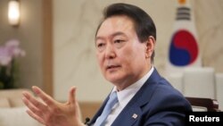 El presidente surcoreano, Yoon Suk-yeol, durante una entrevista con Reuters en Seúl el 28 de noviembre de 2022.