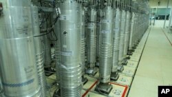 5 Kasım 2019'da İran Atom Enerjisi Kurumu tarafından yayınlanan bu fotoğraf, Natanz nükleer tesisindeki santrifüjleri gösteriyor.