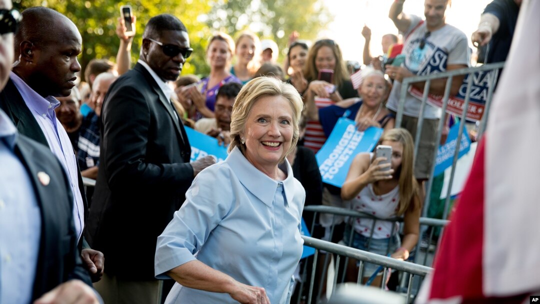 Calon presiden Amerika dari Partai Demokrat, Hillary Clinton di Illiniwek Park Riverfront, Hampton, Illinois, 5 September 2016 (Foto: AP Photo/Andrew Harnik).