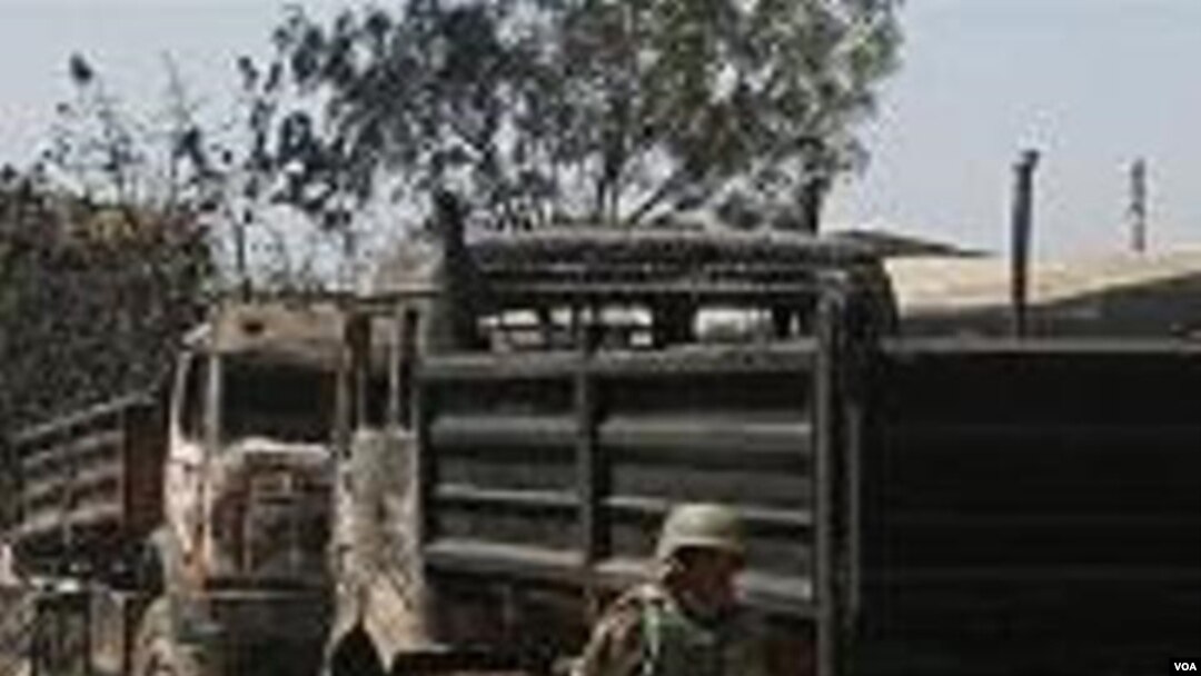 Seorang tentara Nigeria saat berlangsungnya kerusuhan di Jos pada bulan Maret lalu.