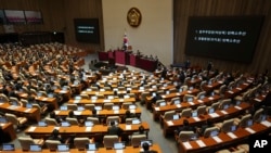 12일 한국 국회에서 회의가 열리고 있다. 