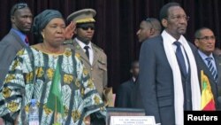 African Union Chief Nkosazana Dlamini-Zuma (front L) and Mali's President Dioncounda Traore attend a high level international meeting on the crisis in northern Mali, Bamako, October 19, 2012.