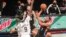 Kevin Durant (7) des Brooklyn Nets tente un shoot face à Bobby Portis (9) des Milwaukee Bucks, New York, le 7 juin 2021, Credit: Wende