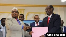 Duqa cusub ee Muqdisho oo xilka la wareegaya