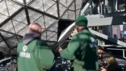 Символ нового года на Таймс-сквер
