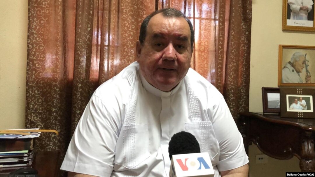 El vocero de la Curia Arzobispal, monseñor Carlos Avilés, señaló que las negociaciones deben incluir un diálogo franco. 